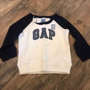 GAP Sweatshirt